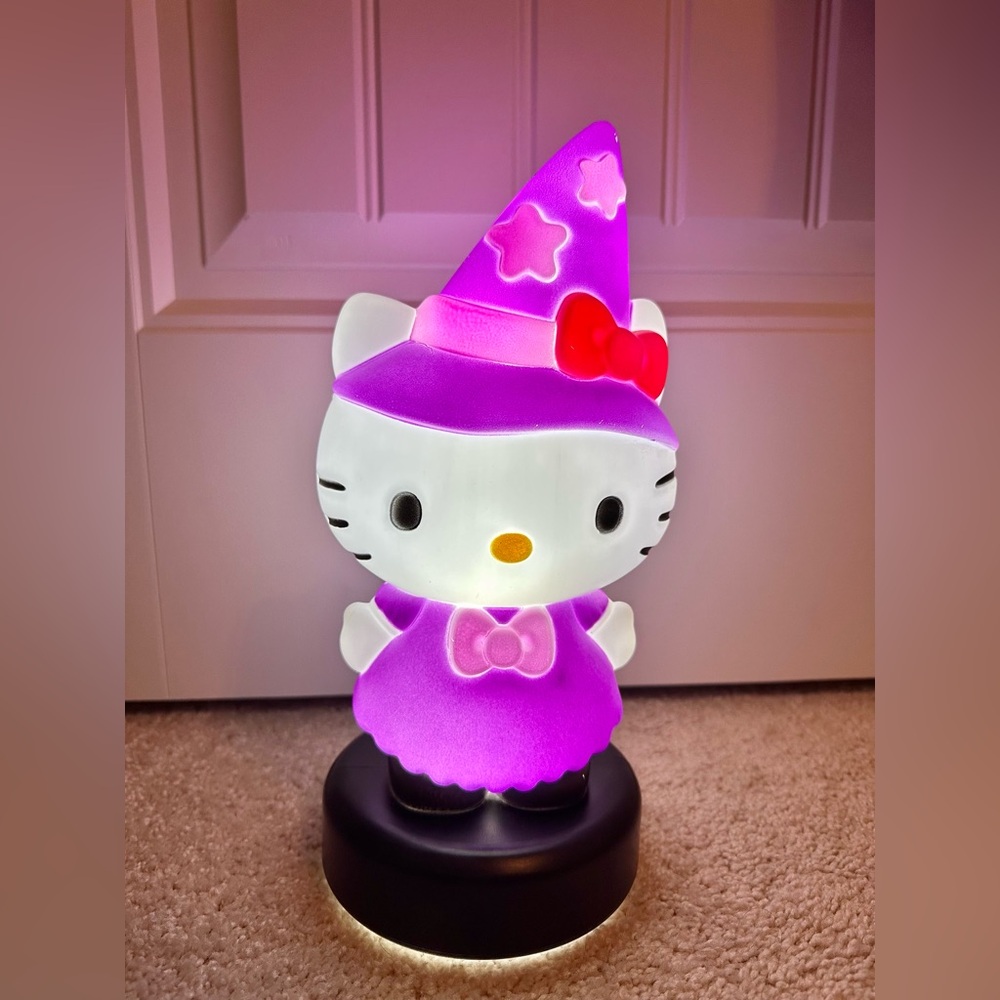 Hello Kitty Halloween Purple Witch Lamp